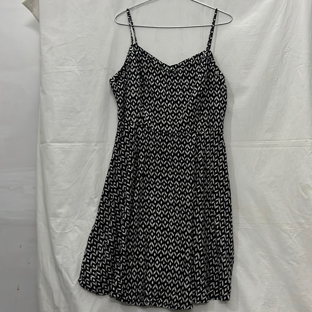 Stylish And Fancy Black and White Summer knee Length Dress - Picture 1 of 3